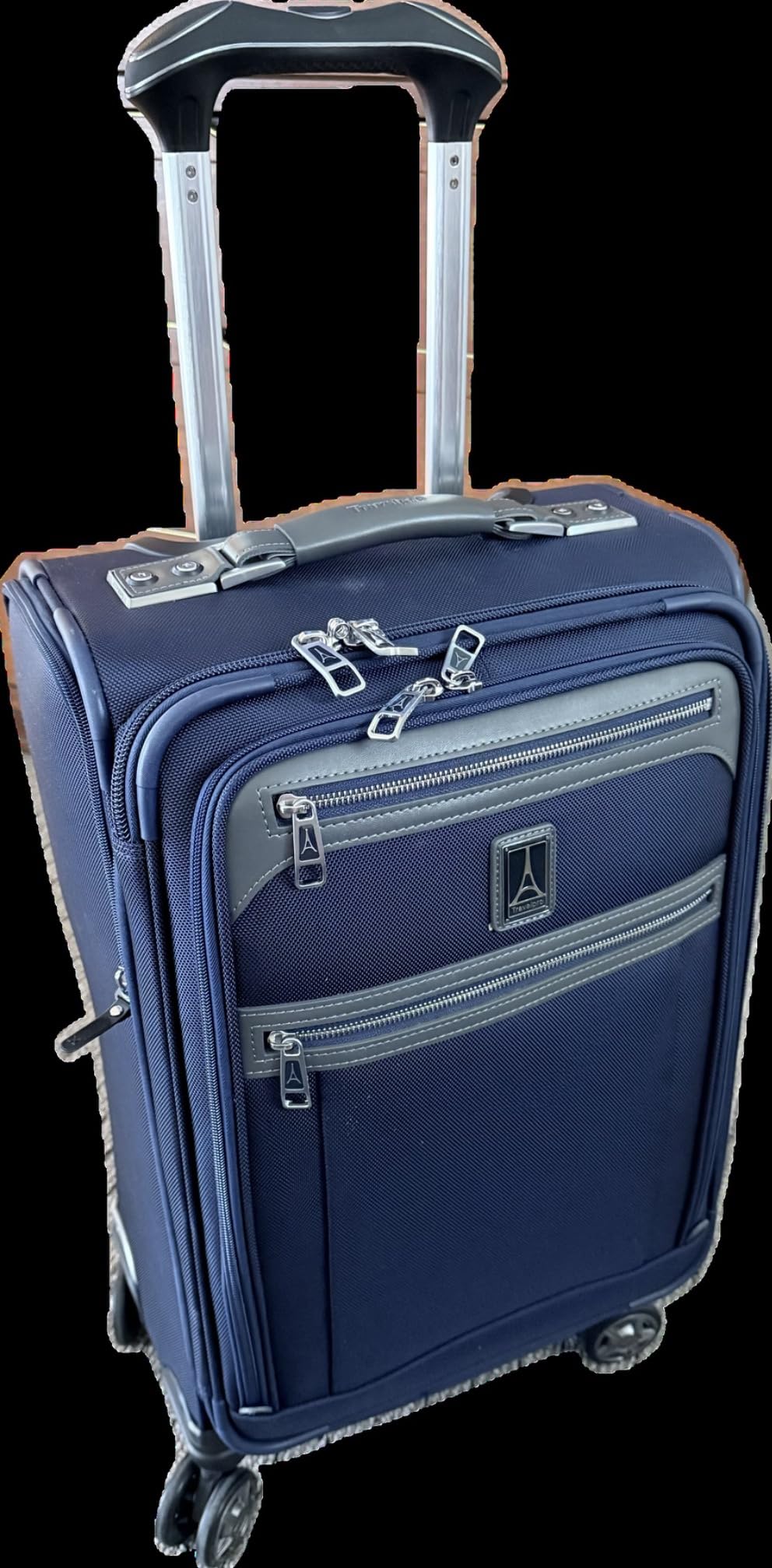 Travelpro Platinum Elite Softside Expandable Checked Luggage, 8 Wheel Spinner Suitcase, TSA Lock, Men and Women, Pilot Green, Checked Medium 25-Inch customer photo 1