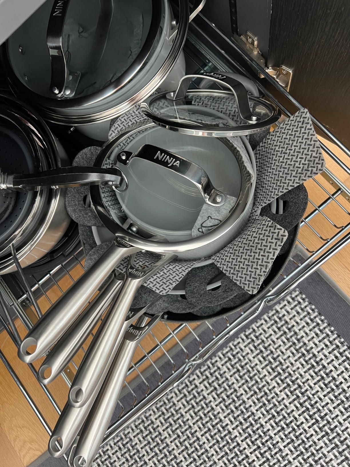 Ninja Ceramic Pro 14-Piece Cookware Set, Non-Stick Pots & Pans Set with Glass Lids, Nontoxic, PTFE Free, Ceramic Coated, Oven Safe, All Stovetops & Induction Compatible, British Racing Green CW39011GN customer photo 2