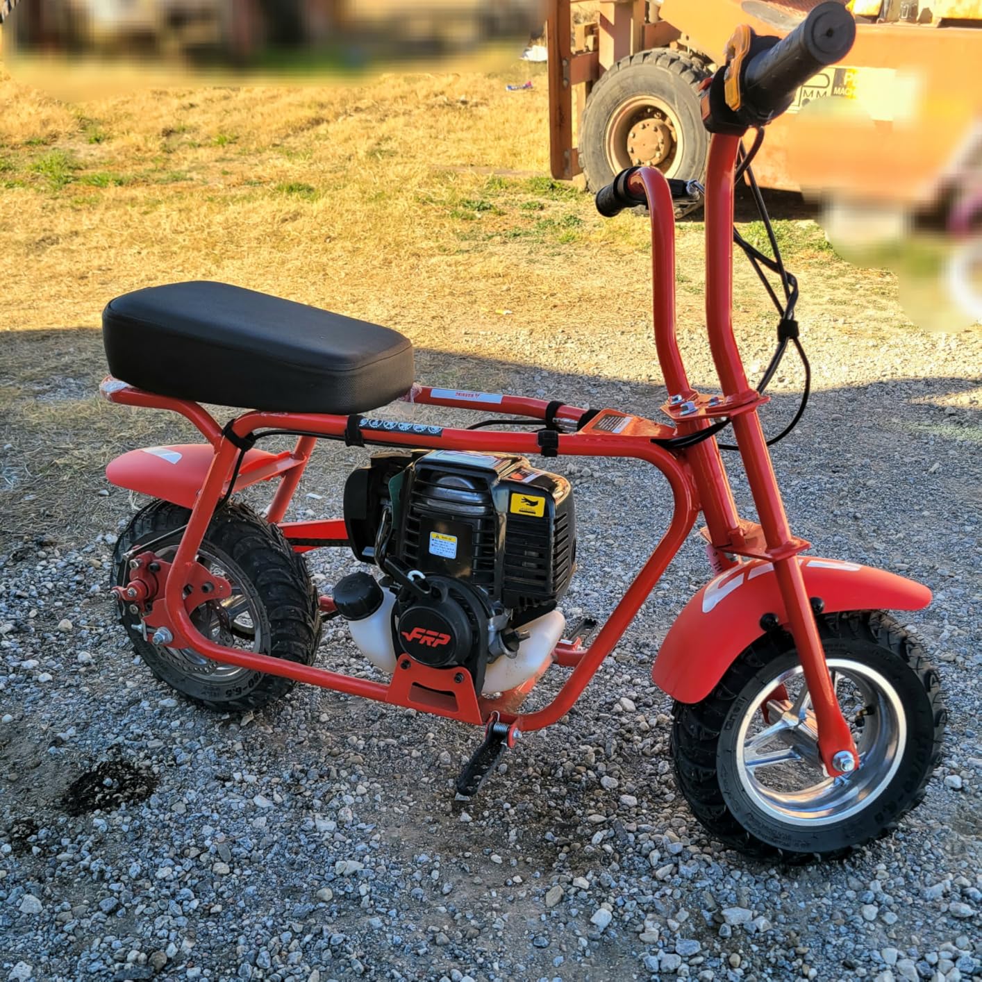 [Starts Right Up] FRP MB40 4-Stroke Mini Bike, 40CC Teens Mini Dirt Bike with No Mixing Oil Need, Easy to Assemble/Touch Protection, 18 Mph Max Speed and Support Up to 165 LBS (Red) customer photo 1