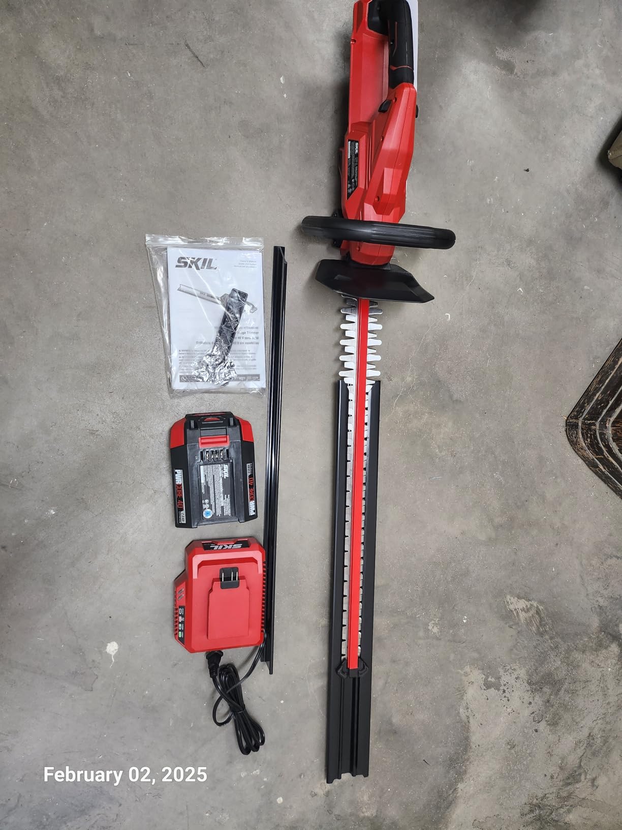 SKIL PWR CORE 40 Brushless 40V 24-Inch Hedge Trimmer Kit, Includes 2.0Ah Battery and 60W Charger - HT2400C-11 customer photo 1