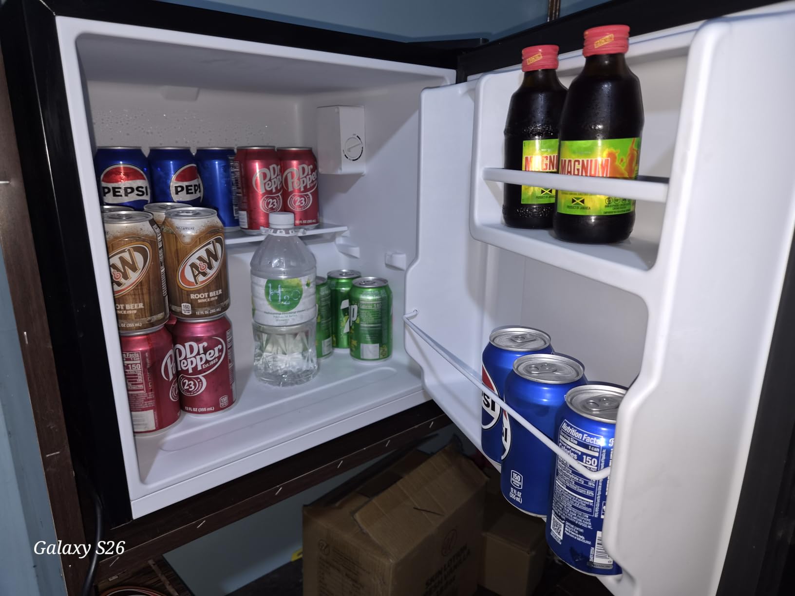 Midea MERM17B0ASL 1.7 Cu Ft Mini Fridge, Compact Refrigerator with Adjustable Thermostat, Reversible Door, Low Noise, Energy Efficient, Ideal for Dorm, Office, Bedroom, Steel Gray customer photo 1