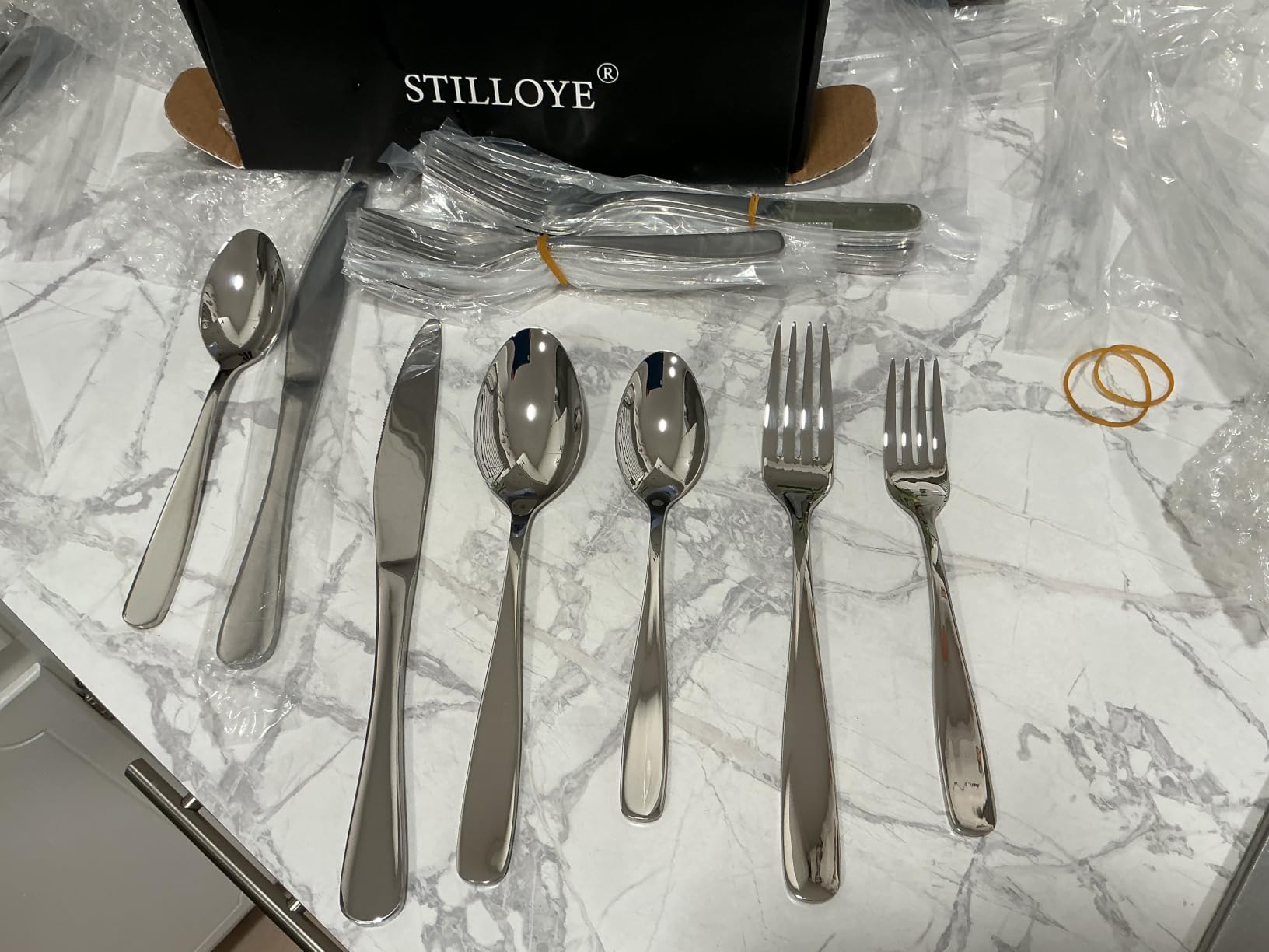 Silverware Set for 8, 40 Piece Heavy 18/10 Stainless Steel Flatware Utensils Cutlery Set, Mirror Polished knives Forks and Spoons Silverware Sets,Dishwasher Safe for Dinner Home Kitchen,Wedding Party customer photo 1