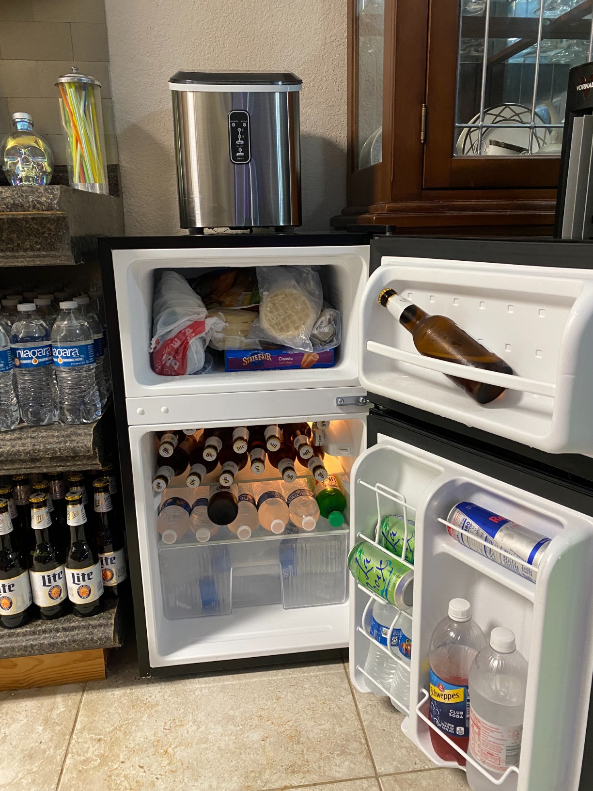 Midea WHD-113FSL 3.1 Cu Ft Compact Fridge with Freezer, Energy Star Certified Mini Fridge with Interior Light, Adjustable Shelves, Perfect for Office, Dorm, Bedroom, Silver customer photo 2