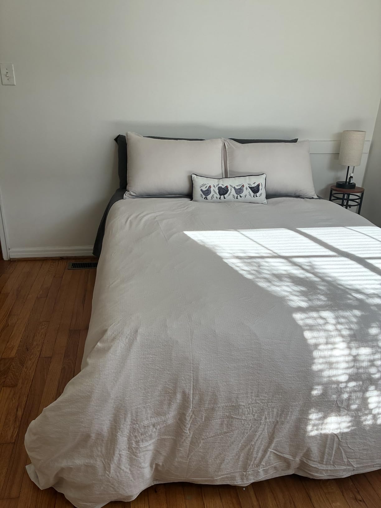 Down Comforter King Size - All Season Medium Weight Fluffy White Duvet Insert, Warm Feather Bedding, Soft 100% Cotton Cover, 90x106 Inch customer photo 1