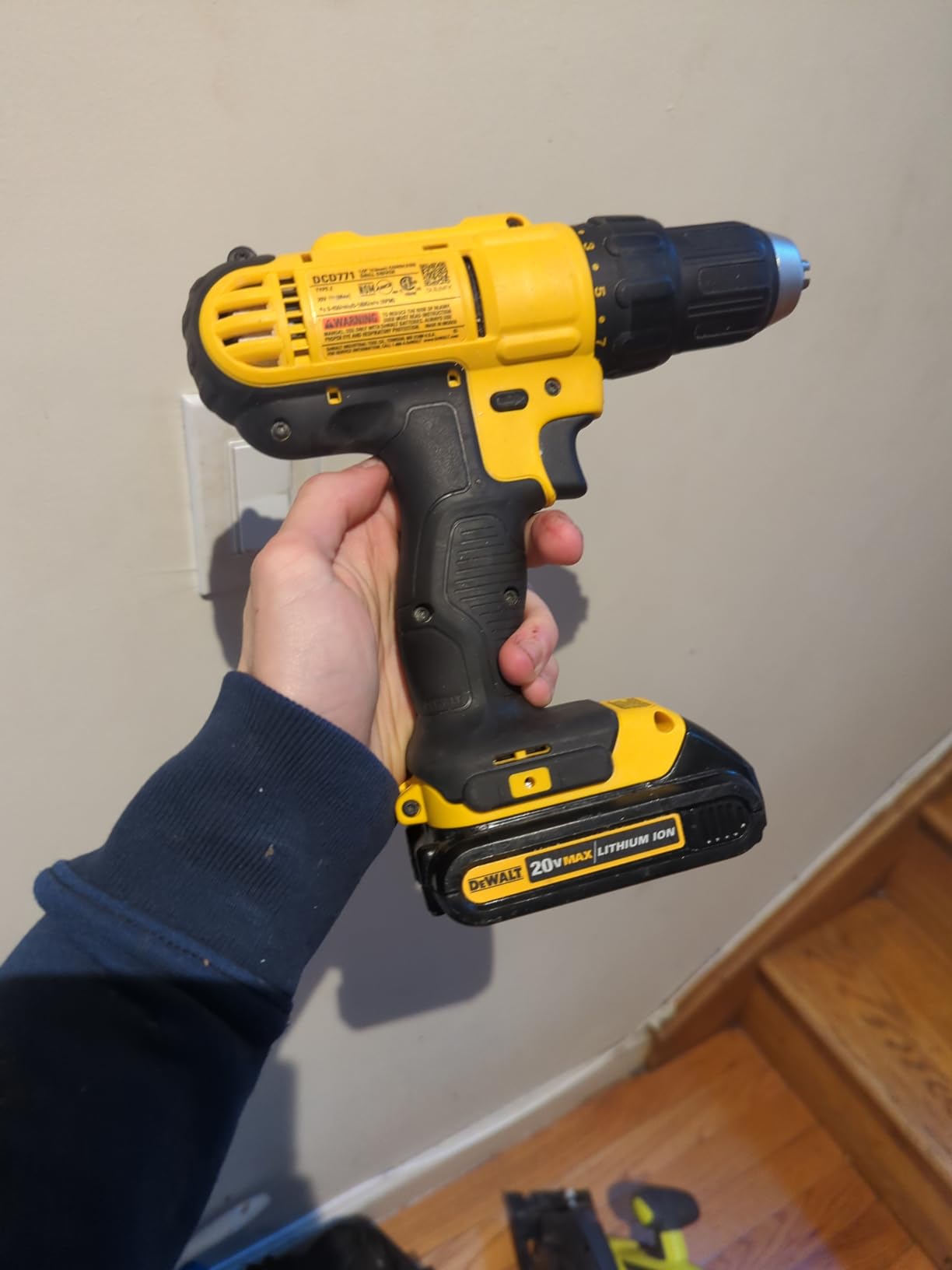 DEWALT 20V MAX 3-Tool Brushless Power Tool Set, Includes 1/2 Cordless Drill, 1/4 Impact Driver, Oscillating Tool, 3 Batteries and a Charger (DCK360D3) customer photo 1