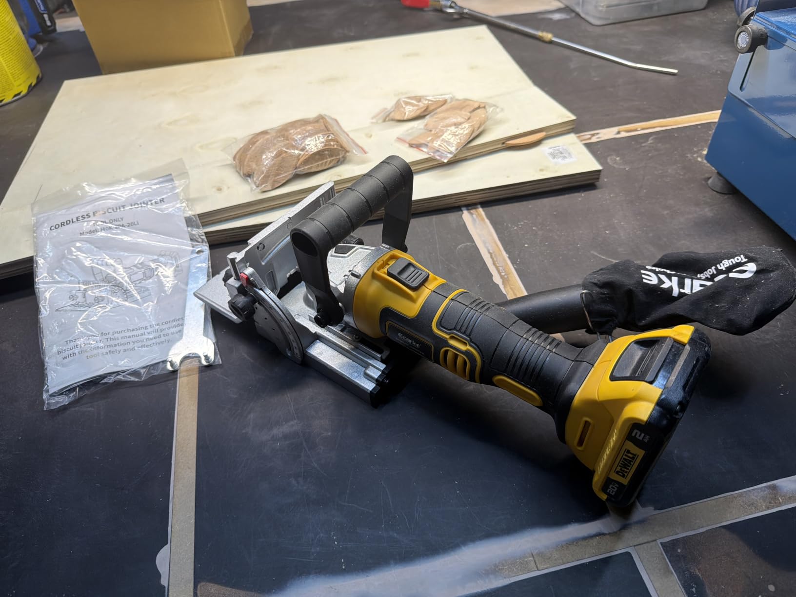 Ecarke Cordless Biscuit Joiner Tool Compatible with Dewalt 20V Battery, Precision Plate Joiner for Woodworking, Cabinetry & Furniture Making, 0-90° Cutting, 6 Depth Settings, 80 wafers, Tool Only customer photo 2